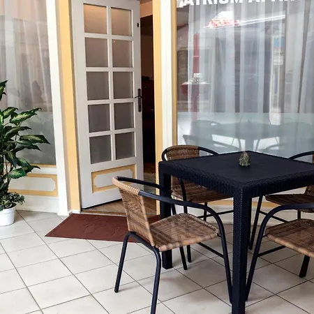 Basement Atrium Apartman